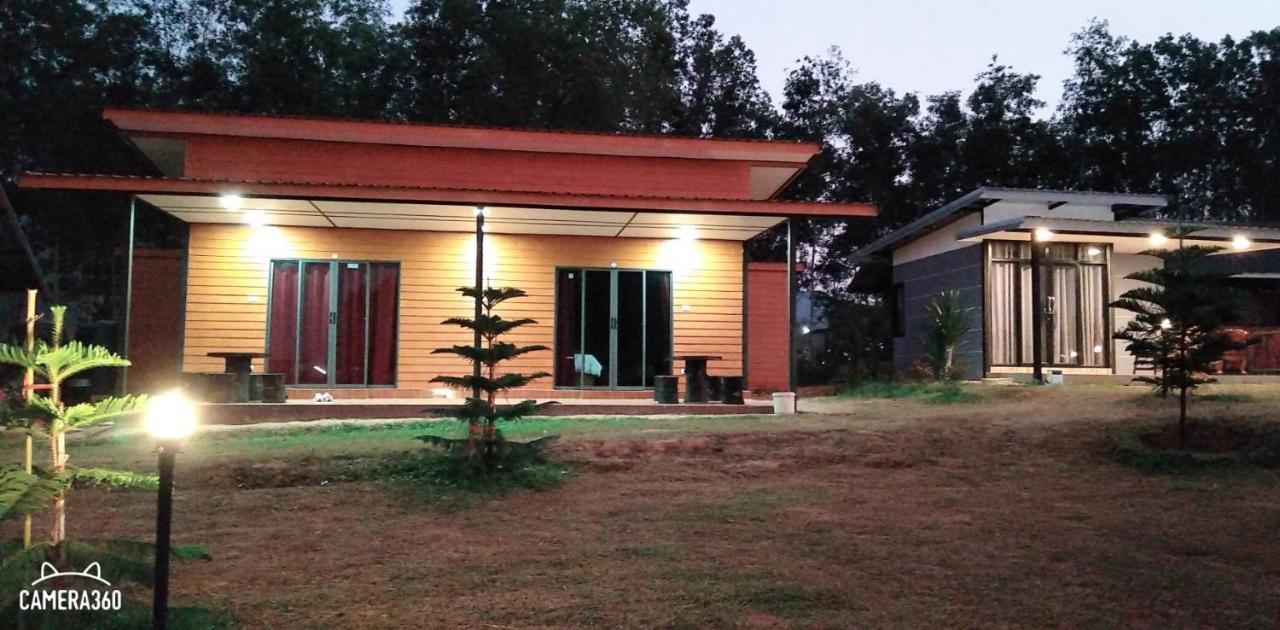 เฟรนด์แคมป์ Villa Khao Kho Exterior photo