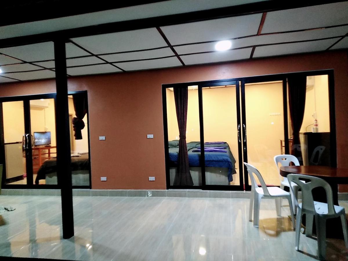 เฟรนด์แคมป์ Villa Khao Kho Exterior photo