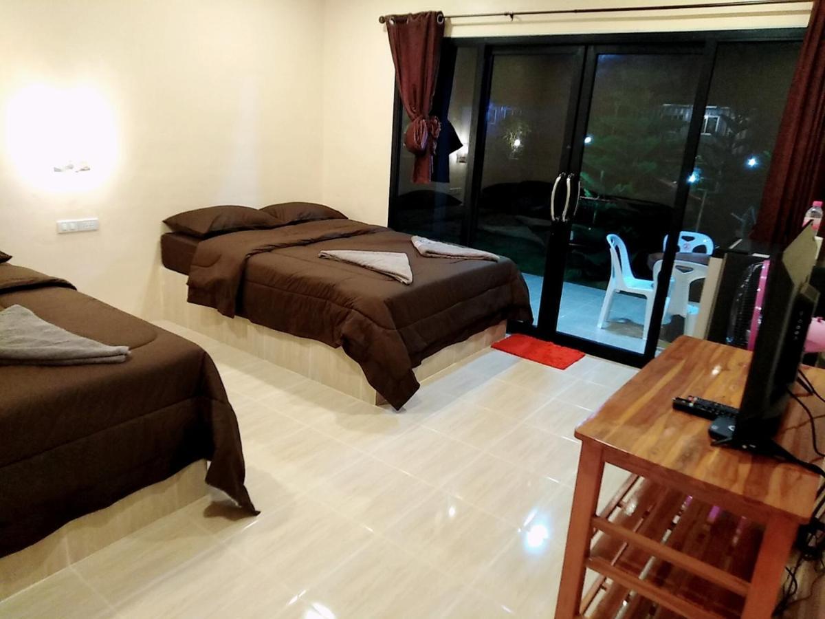 เฟรนด์แคมป์ Villa Khao Kho Exterior photo