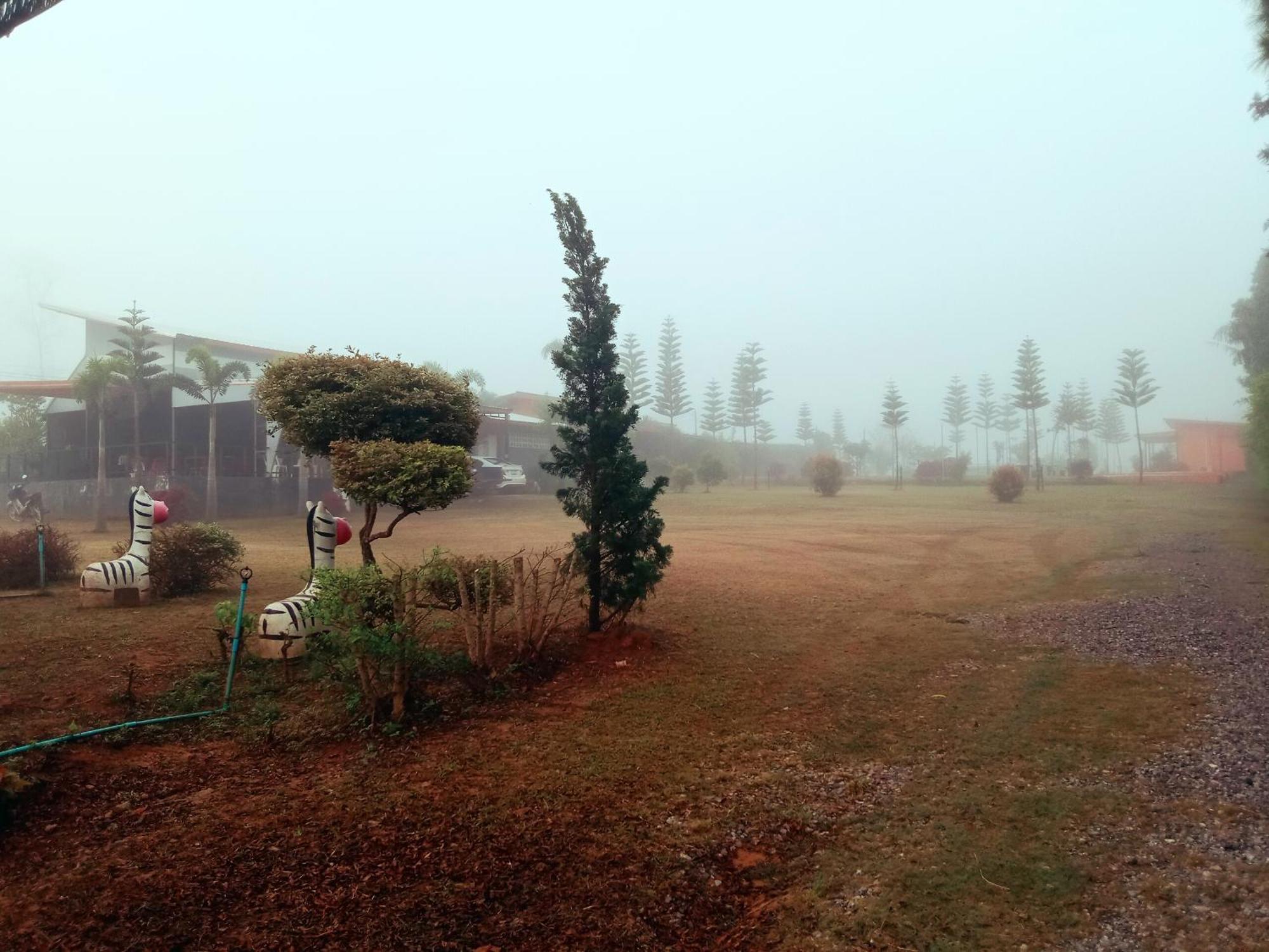 เฟรนด์แคมป์ Villa Khao Kho Exterior photo