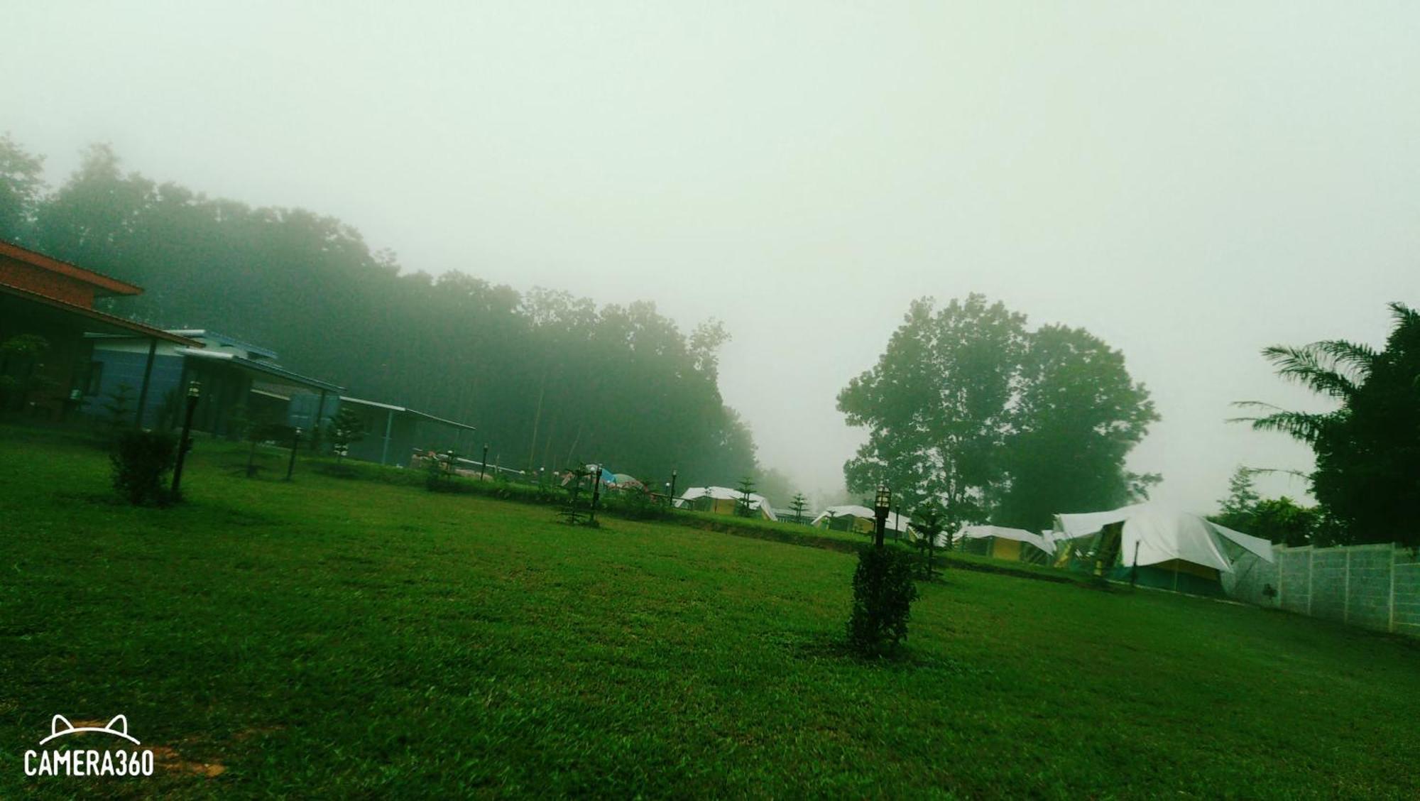 เฟรนด์แคมป์ Villa Khao Kho Exterior photo